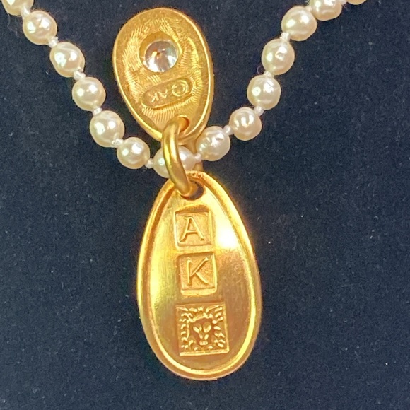 ANNE KLEIN Pearl Necklace w/Genuine Cubic Zirconia Gold tone AK Lion Pendant - Picture 6 of 9